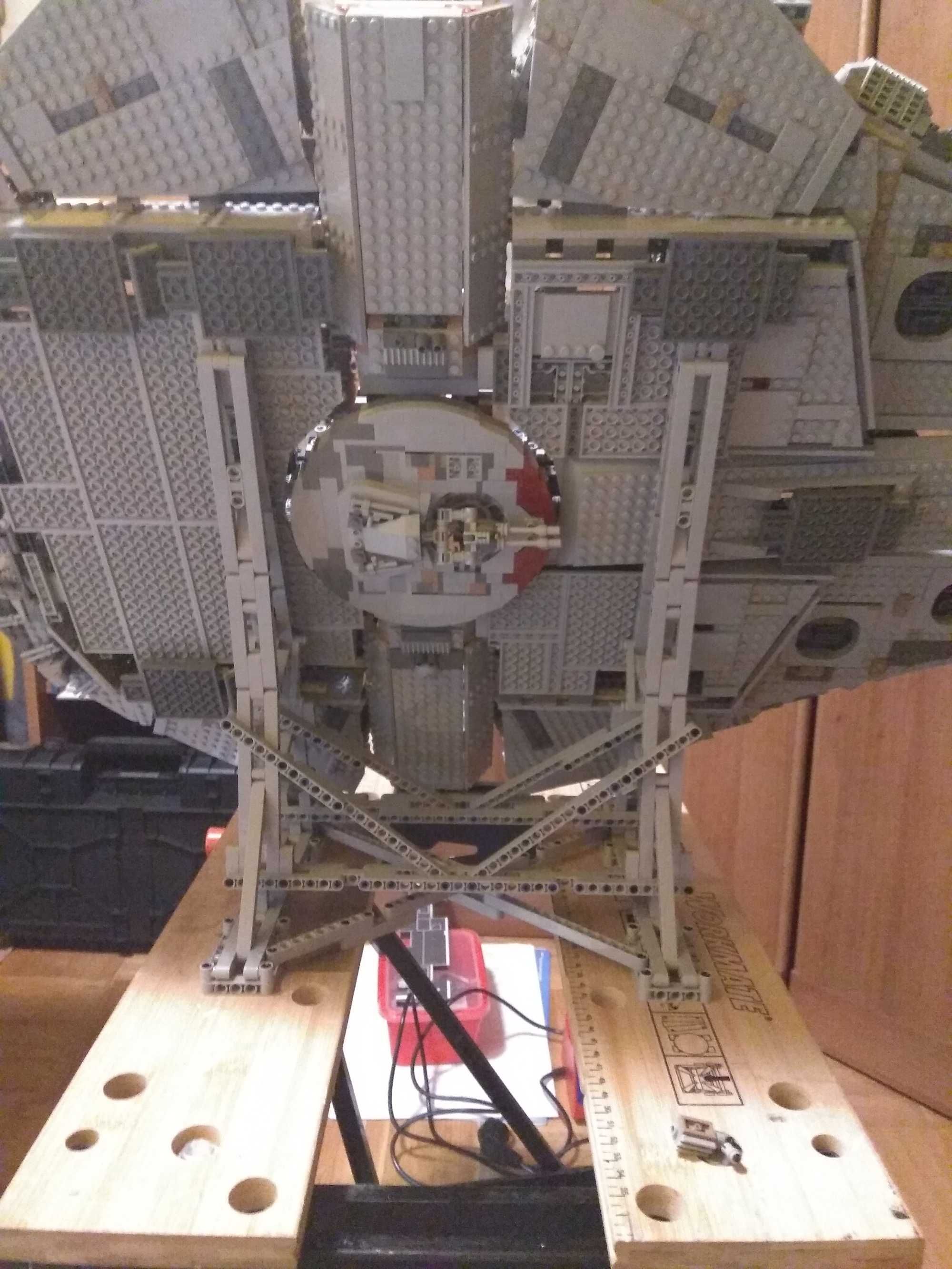 Zestaw LEGO 75192 Sokół Milenium