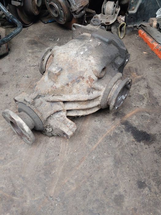 Dyfer dyferencjał tylny most spaw zaspawany bmw e 46 mała głowa 3.38