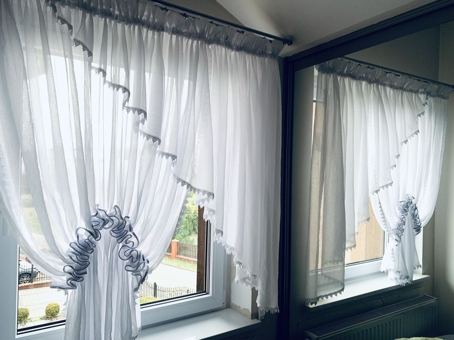 Firana BIAŁA KRESZ z gipiurą - NIE PRASOWAC jak NOWA cala firana 30 zł
