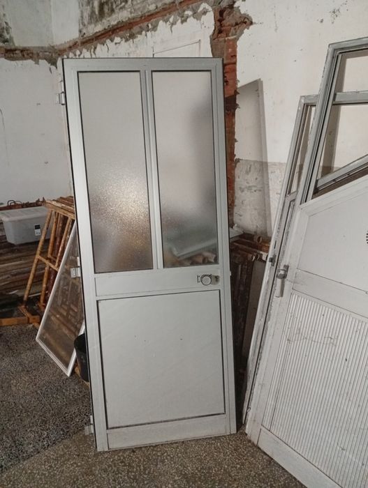 Portas e janelas de alumínio com aros