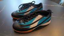 Buty halowe rozmiar 33 jak nowe