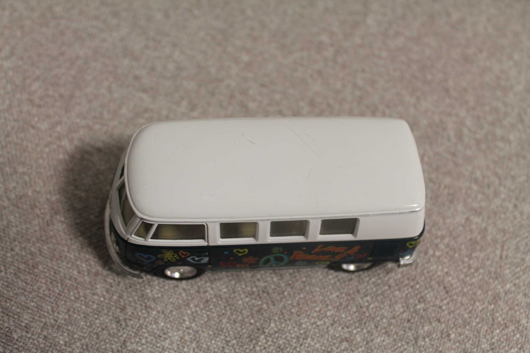 Resorak Volkswagen Classic Bus 1962 skala  1/32