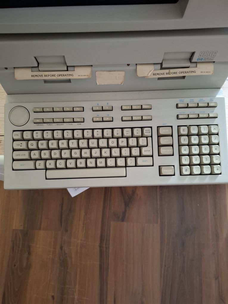 Komputer retro HP 9836 – unikatowy komputer inżynieryjny z lat 80.