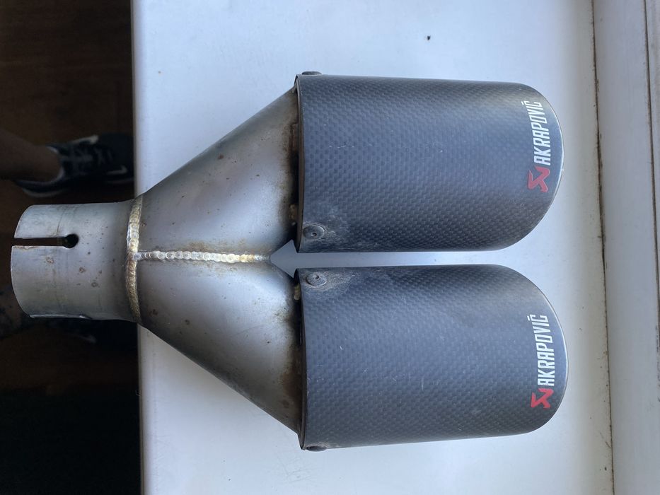 Карбонова Насадка на Глушник Akrapovic подвійна 53мм-240мм.