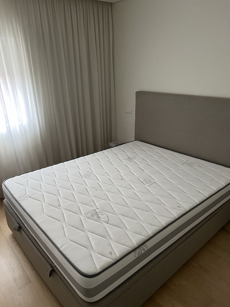 Cama em muito bom estado