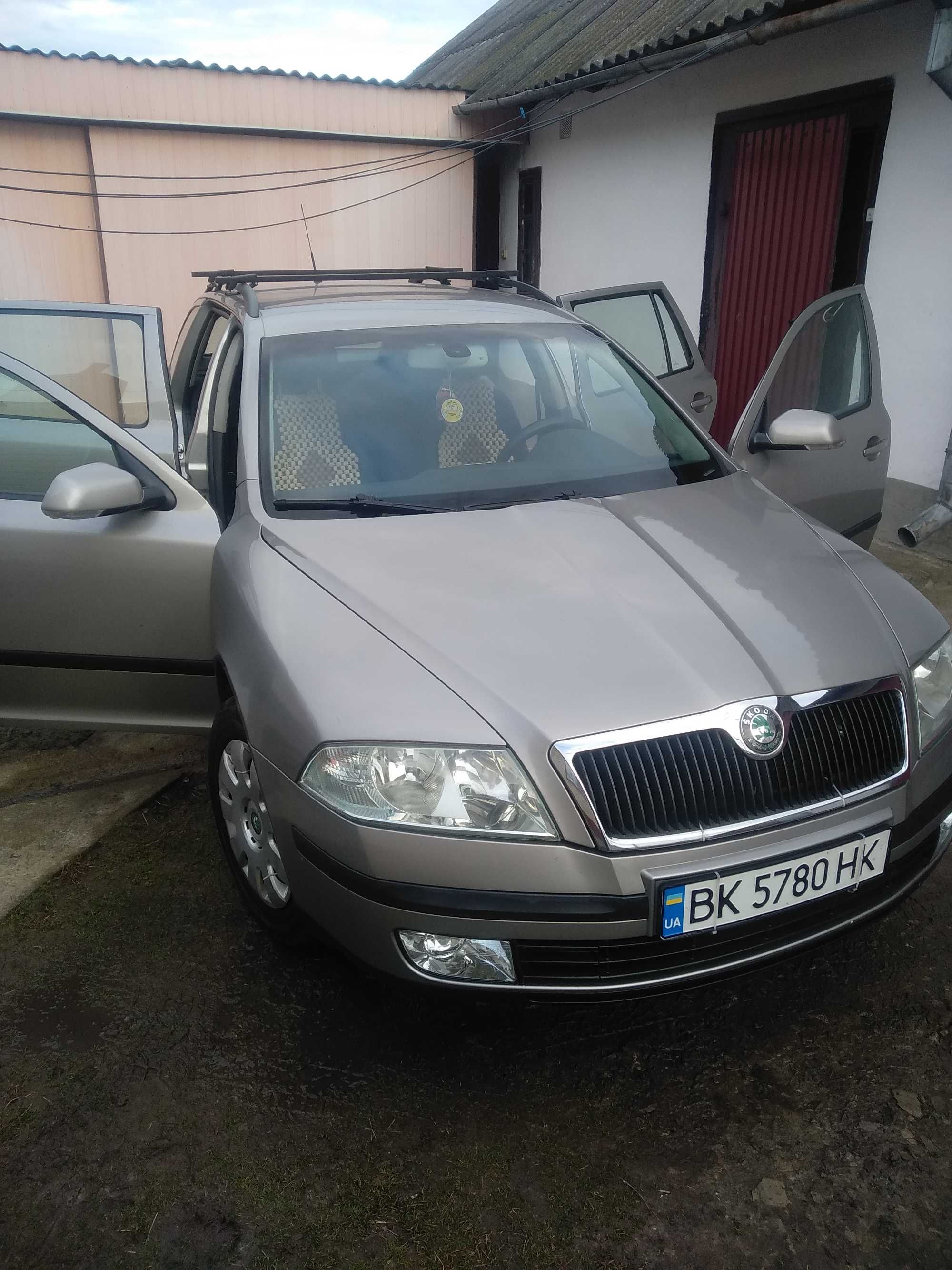 Продам автомобіль Шкода