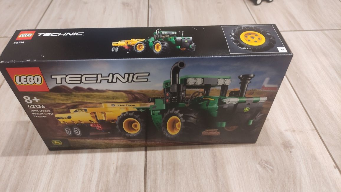 LEGO technic John Deere 42136