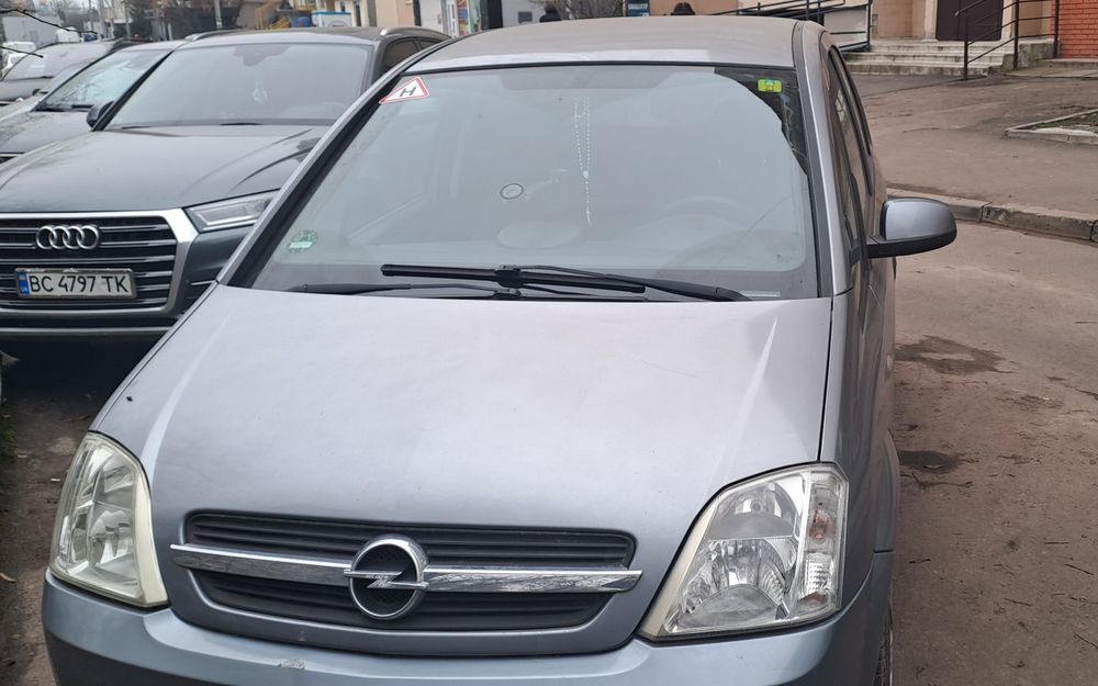 Автомобіль Opel Meriiva