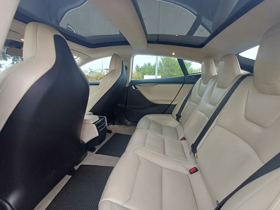 Tesla model S 75D