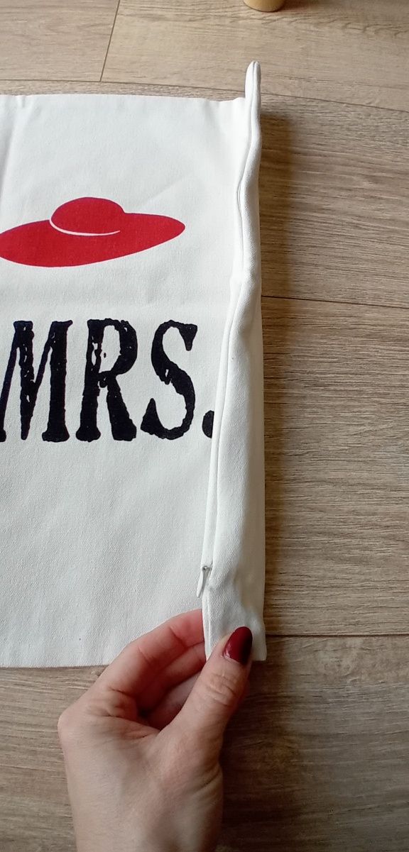 Poszewka na poduszkę Mr & Mrs  - kpl 2 szy