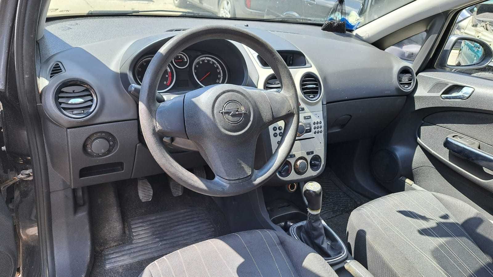 deska ,kokpit Opel Corsa D ,wersja 3drzwiowa