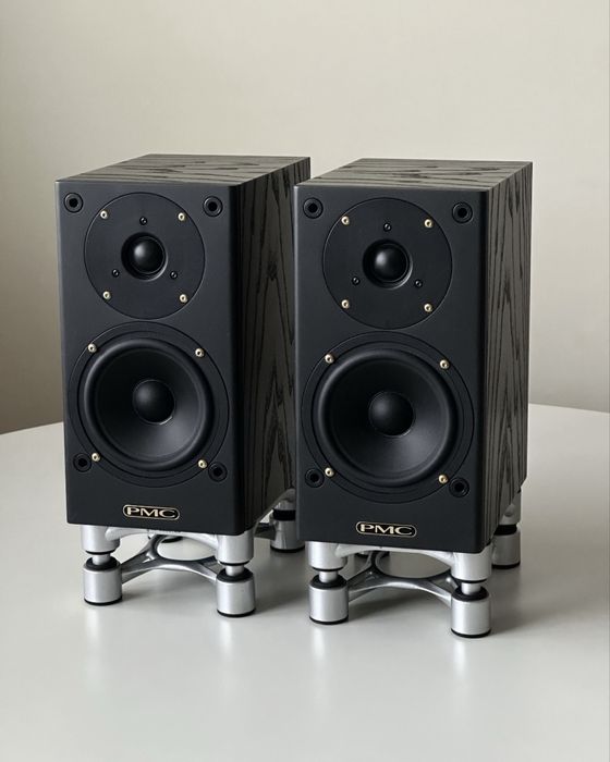 Suportes ISOACOUSTICS APERTA, como novos