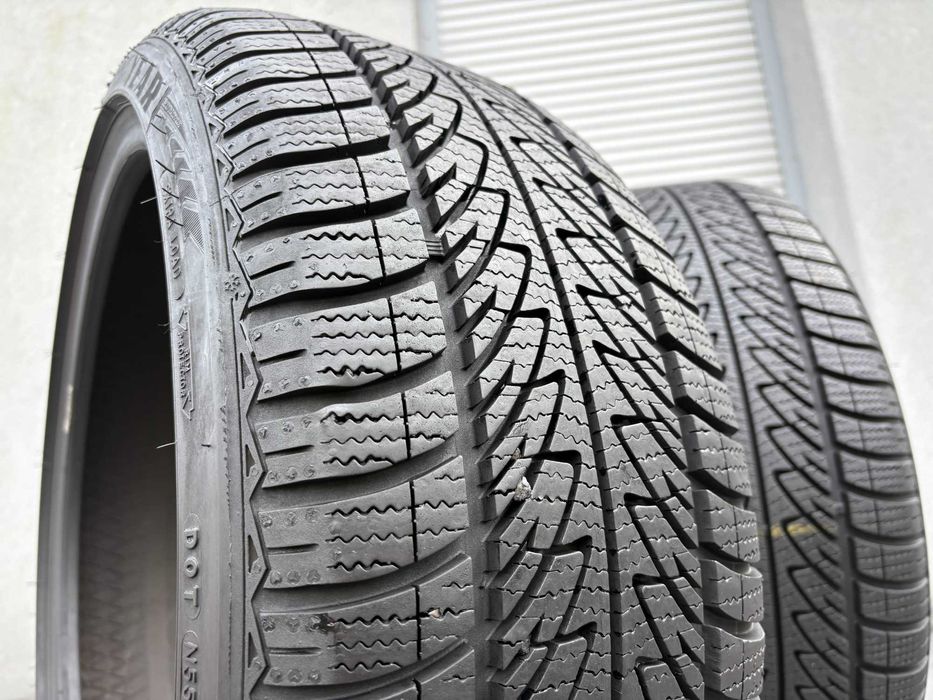 2szt zimowe 225/40R18 GoodYear 8,2mm 2024r świetny stan! Z889 gwarancj