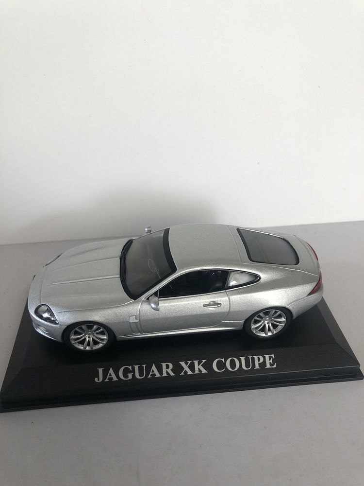 Jaguar XK Coupe escala 1/43