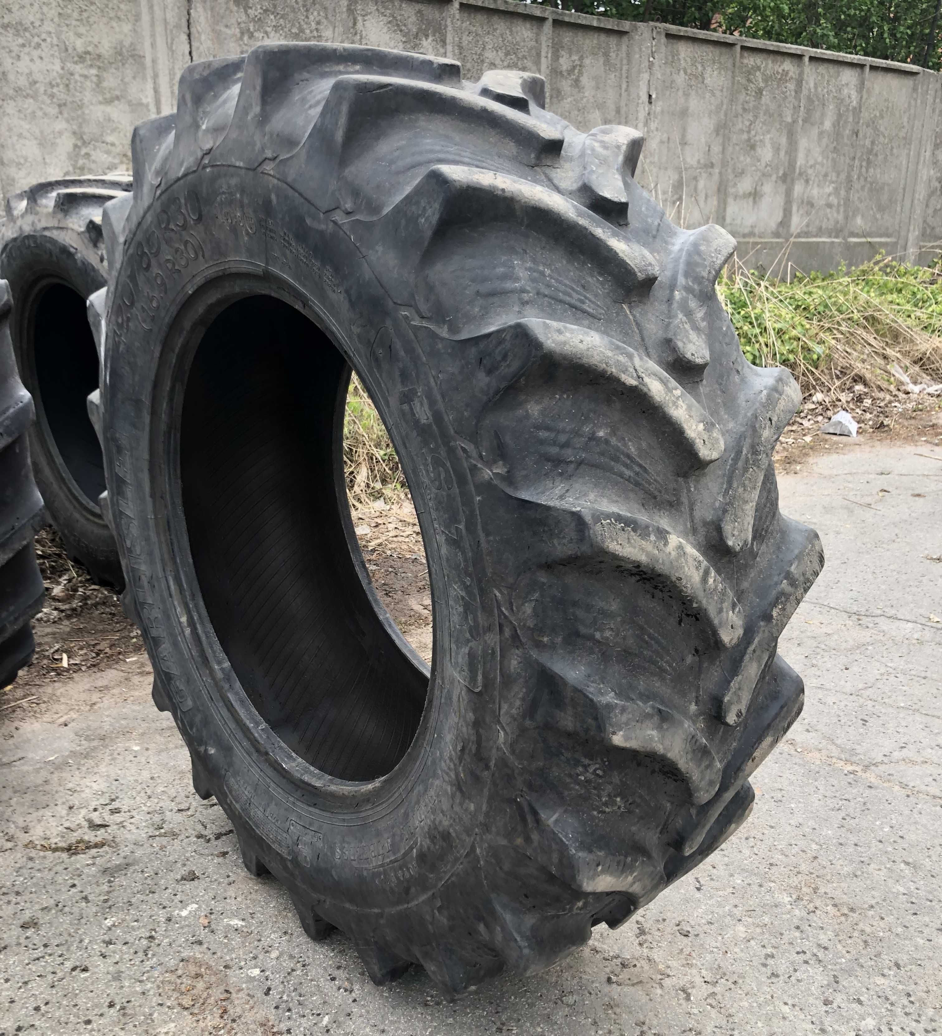 Шини 420/85R30 (16.9R30) Carlisle для сільгосптехніки
