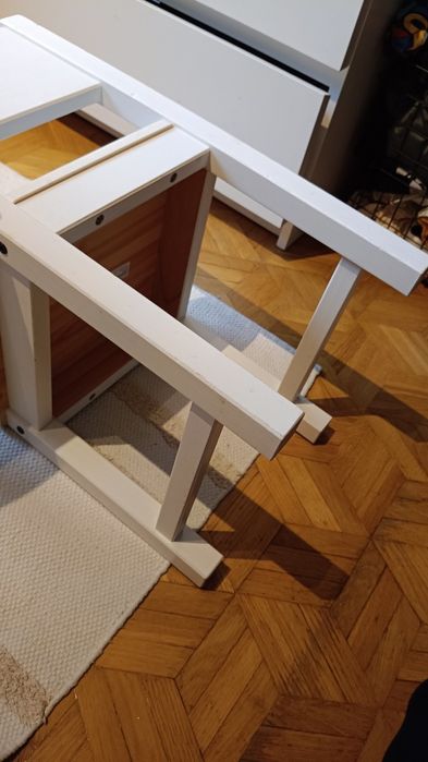 Stolik z krzesełkami