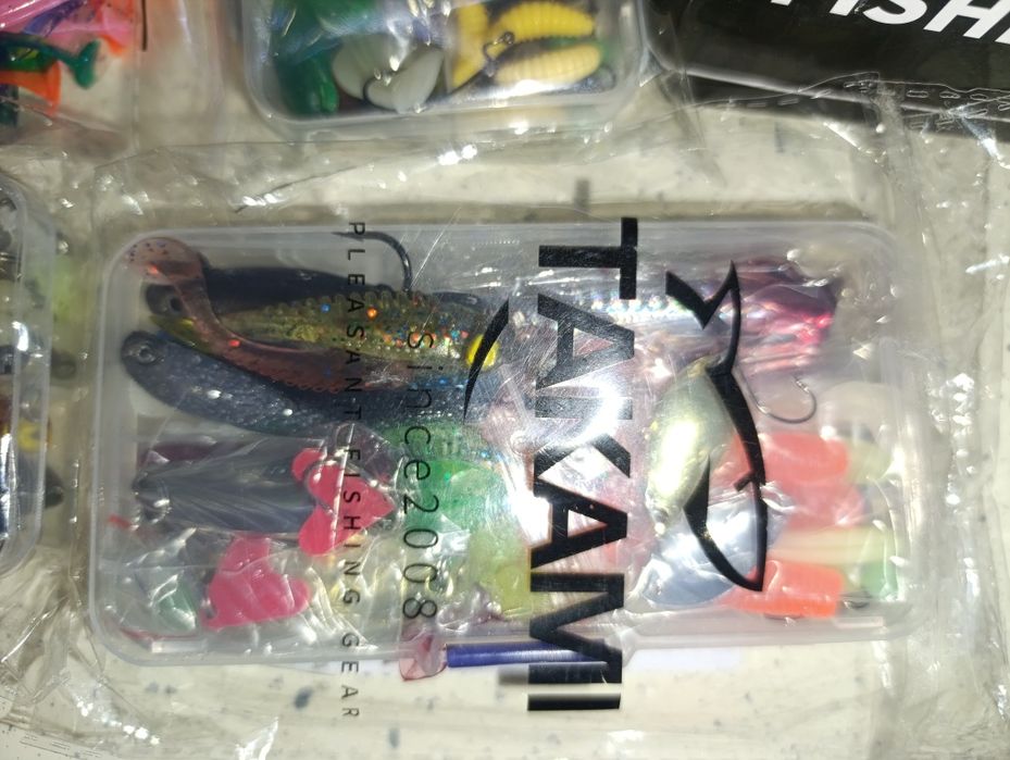 Спінінг катушка щука судак набір приманок силікон