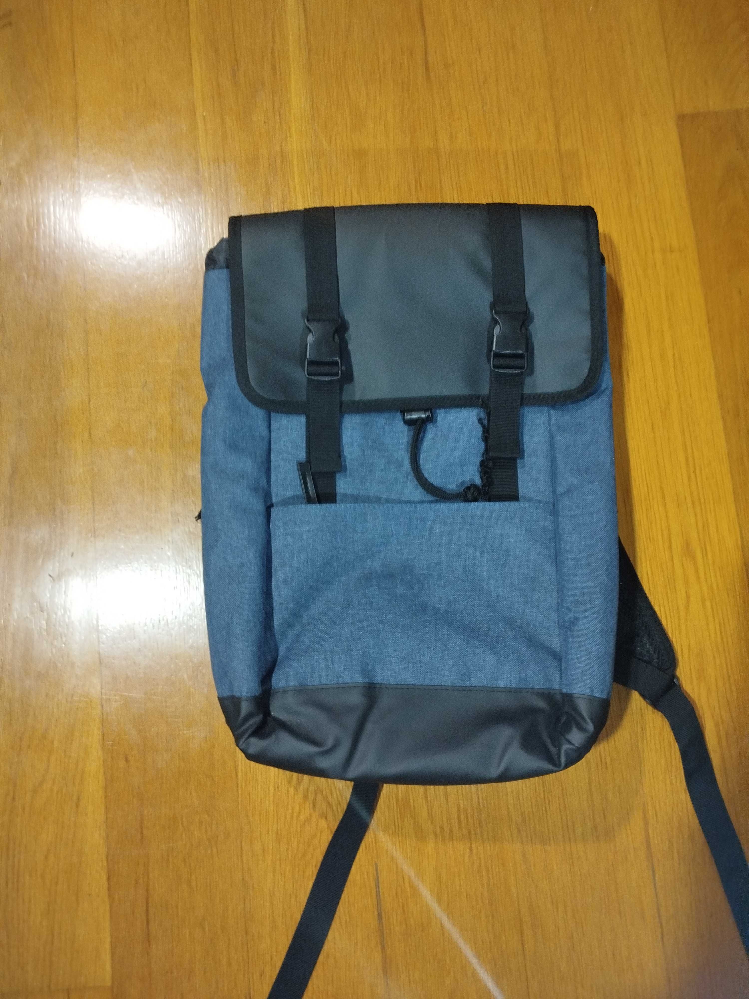 Mochila totalmente nova