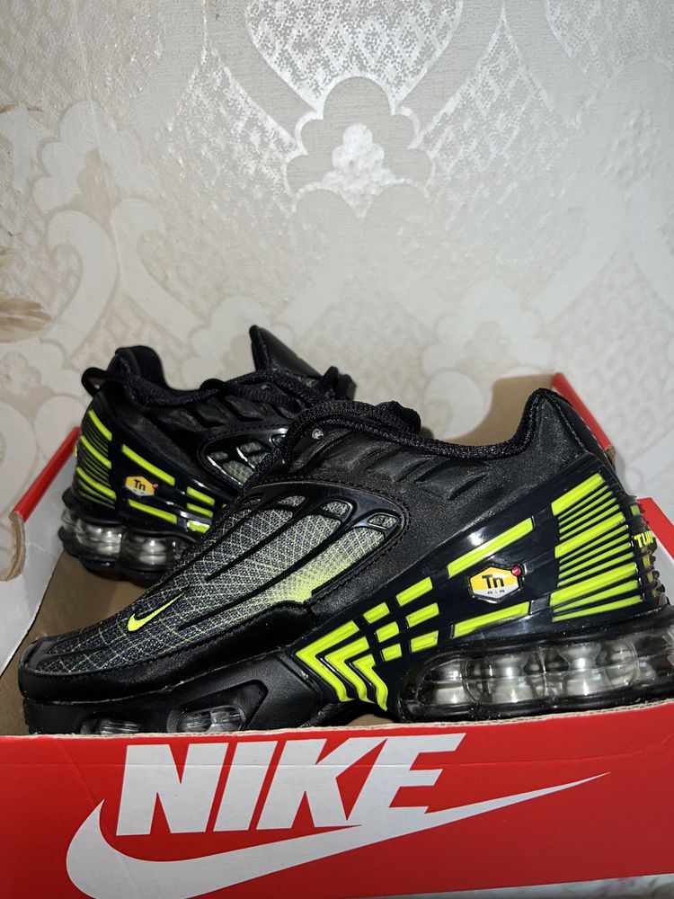 Кросівки Nike Air Max Plus III Spirograph