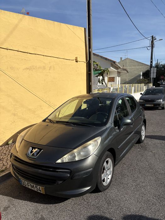 Peugeot 207 Sport 1.4 Gasolina 2008 - Fiável, económico e bem estimado