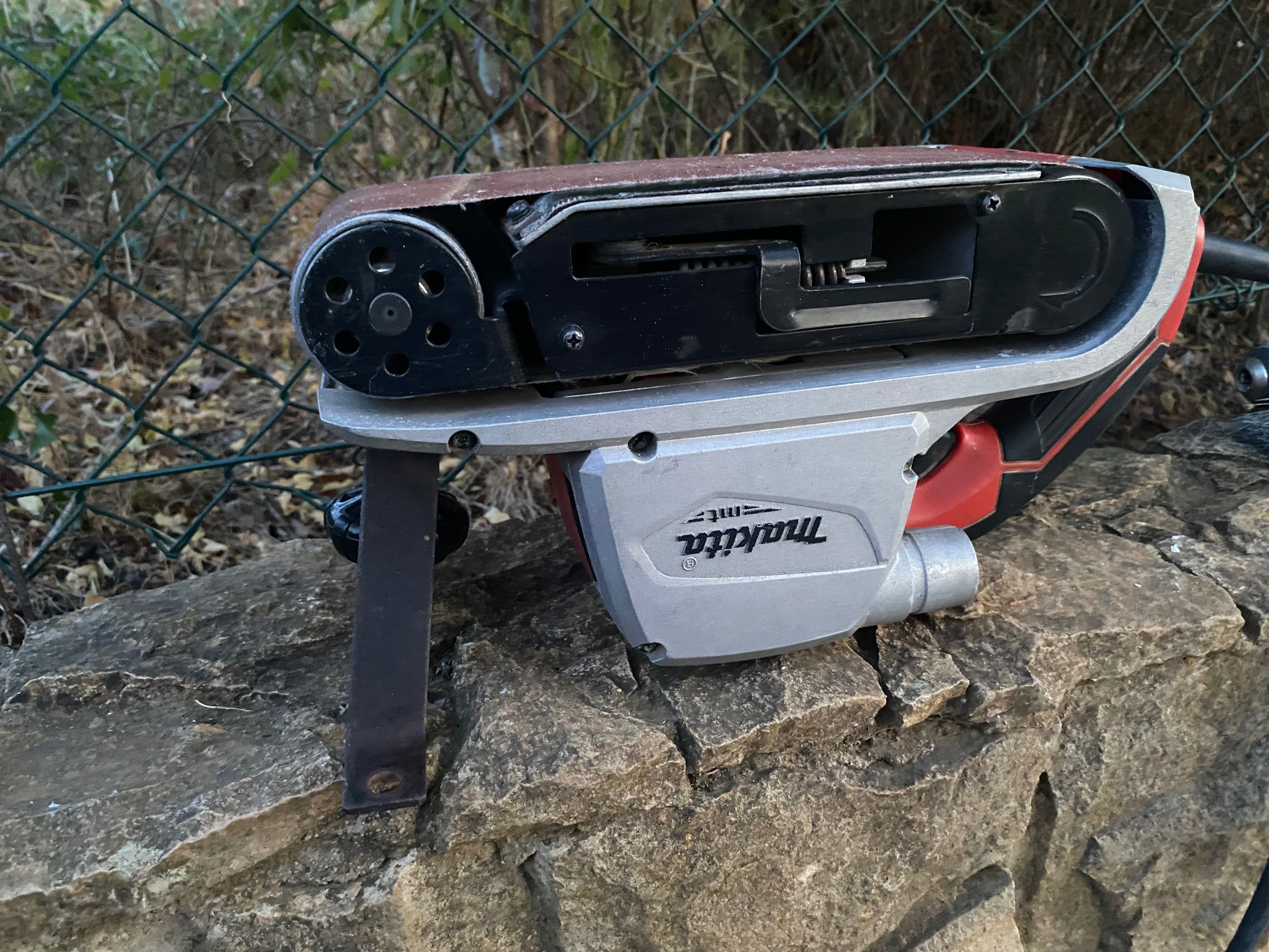 Lixadora de rolo Makita M9400