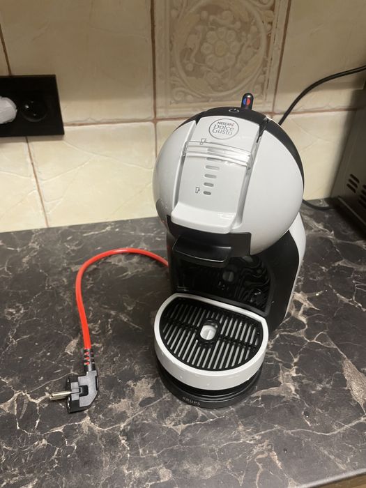 Капсульна кавоварка Nescafe Dolce Gusto Mini Me Black and White