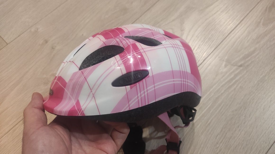 Kask dla dziewczynki w rozmiarze XS, 45-50 cm