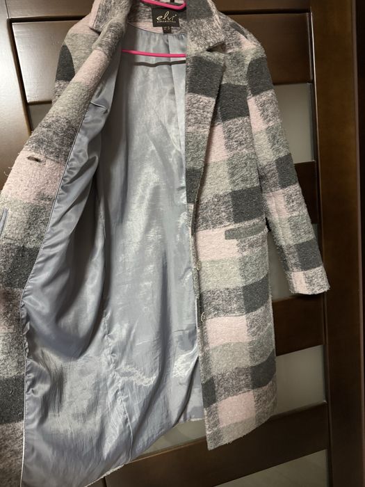 Пальто жіноче в гарному стані