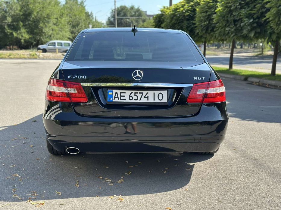 Продам Mercedes-Benz E-Class 1.8i GAZ 2012