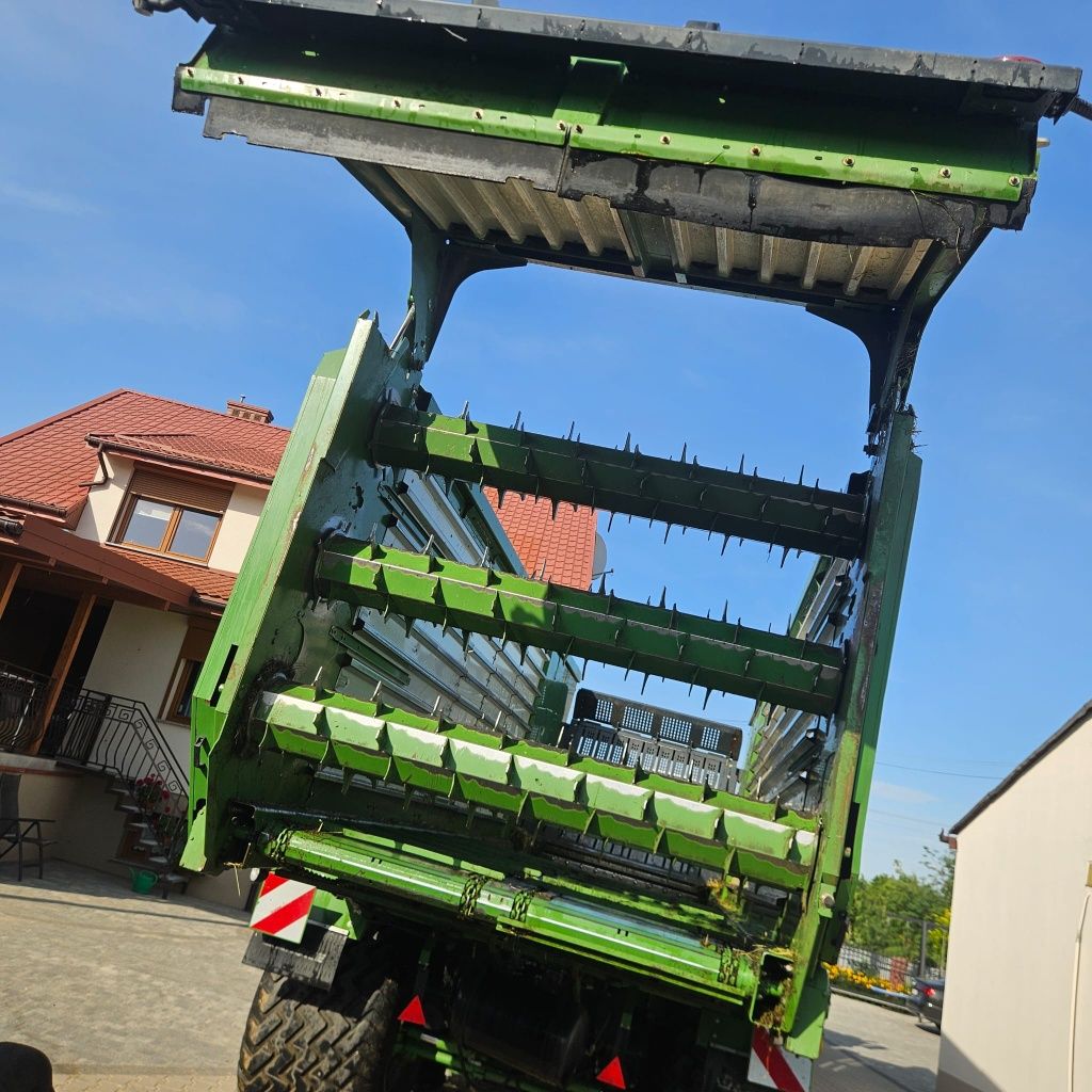 Przyczepa samozbierająca Krone rx