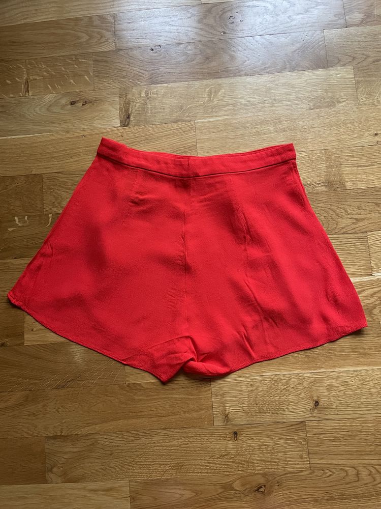 Czerwone krótkie spodenki H&M