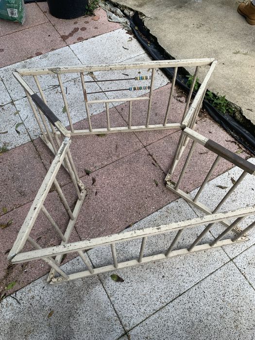 Parque infantil vintage, para restauro