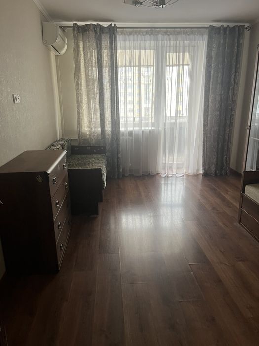 Підселення  для  дівчини Незалежності,Горького