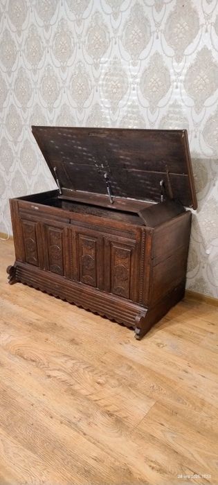 Skrzynia z litego drewna