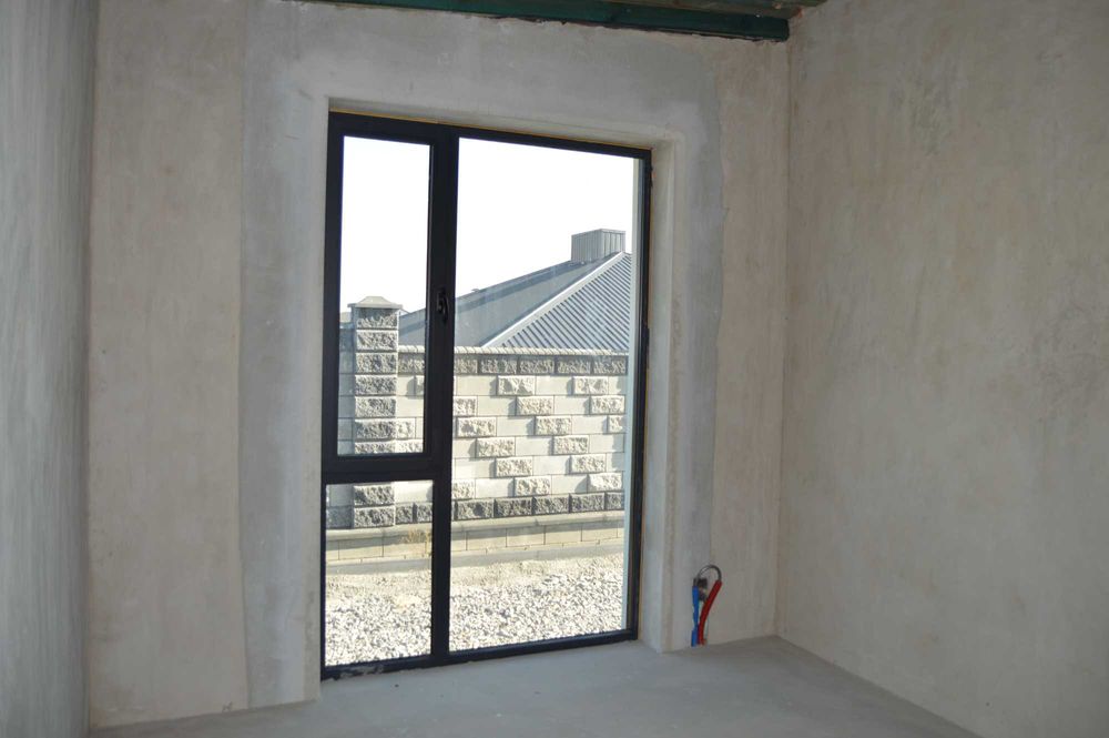 Будинок з фальцевим дахом та панорамним заскленням 75м² та 4 сот Тинне