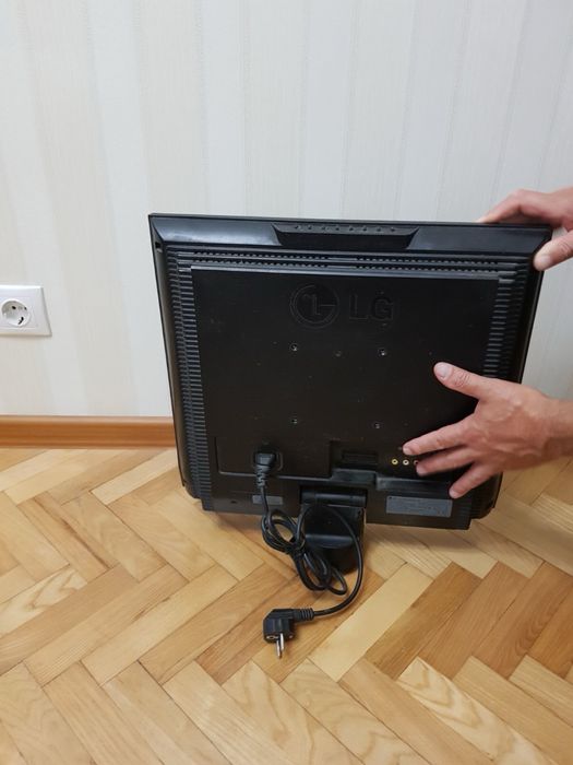 Монітор 19 дюймів з ТВ тюнером LG Flatron M1921A