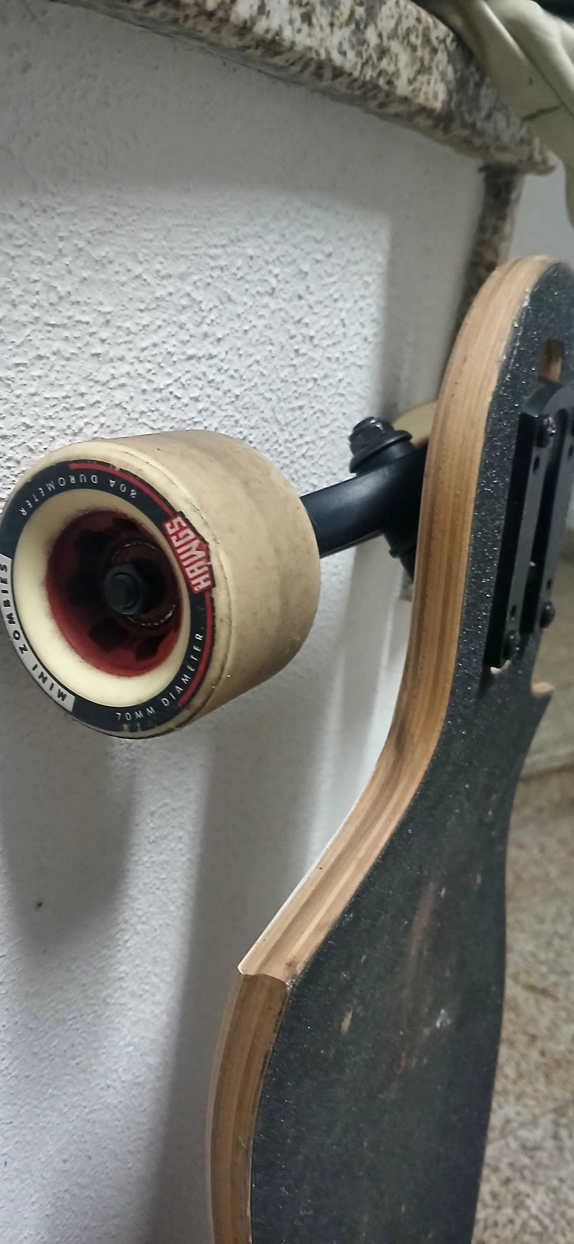Landyachtz Switchblade 38'' Crown Peak Longboard and gloves