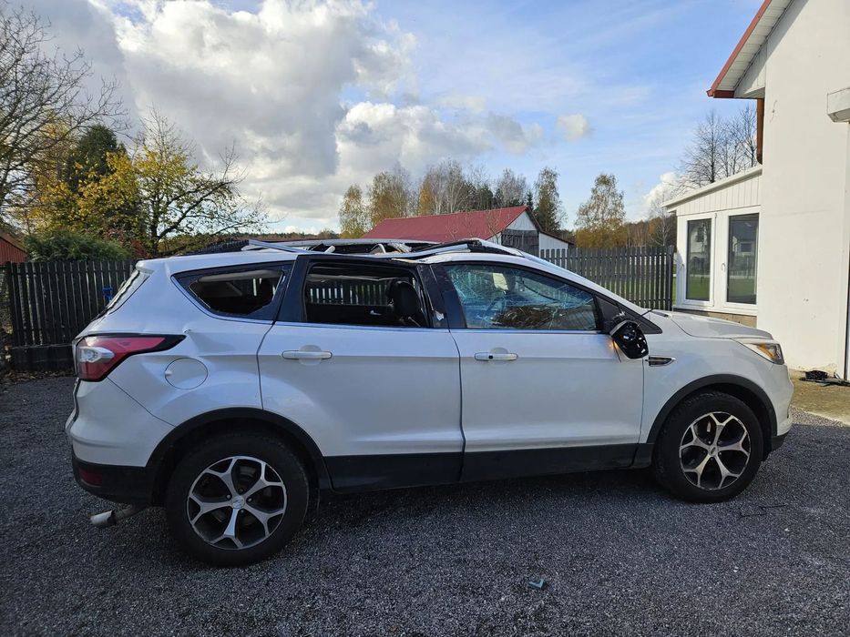 Ford Escape Ford Escape 2.0 EcoBoost AWD Titanium – wrak po szkodzie całkowitej