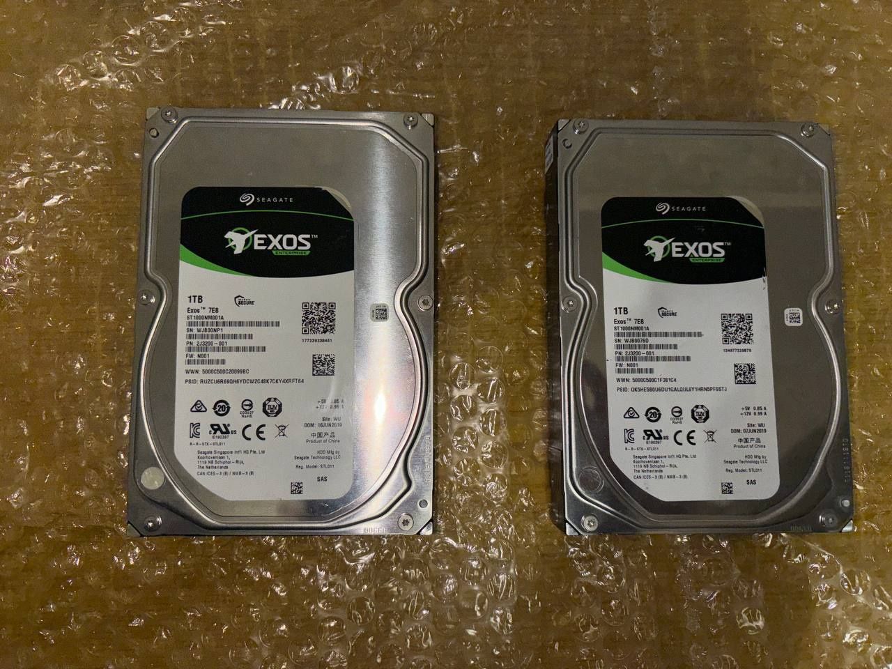 Жесткий диск SAS Seagate Exos 7E8 1TB (ST1000NM001A)