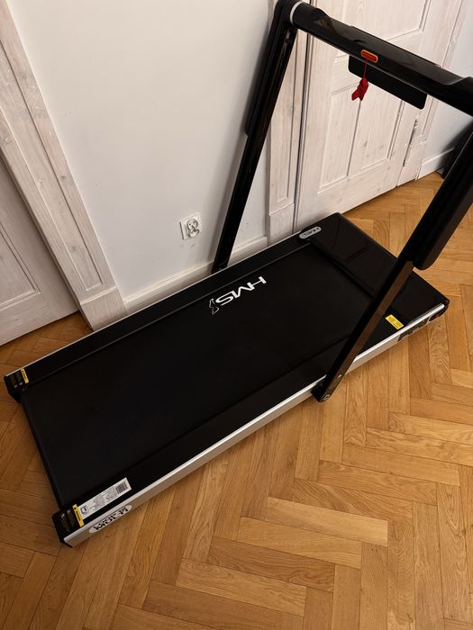 Bieżnia elektryczna z biurkiem HMS LOOP12 MULTI BLACK  używana