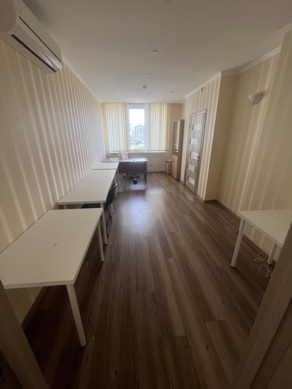 Оренда офісного приміщення 284 кв.м. на 9 поверсі в БЦ. Без комісії