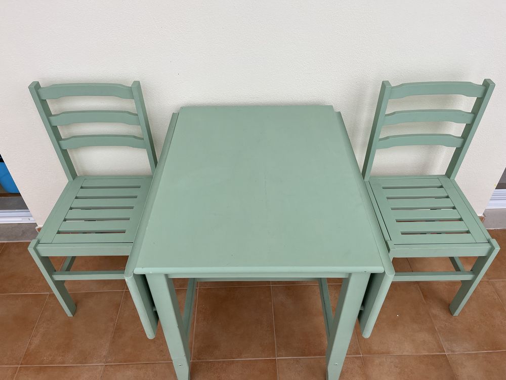 Conjunto mesa+2 cadeiras madeira