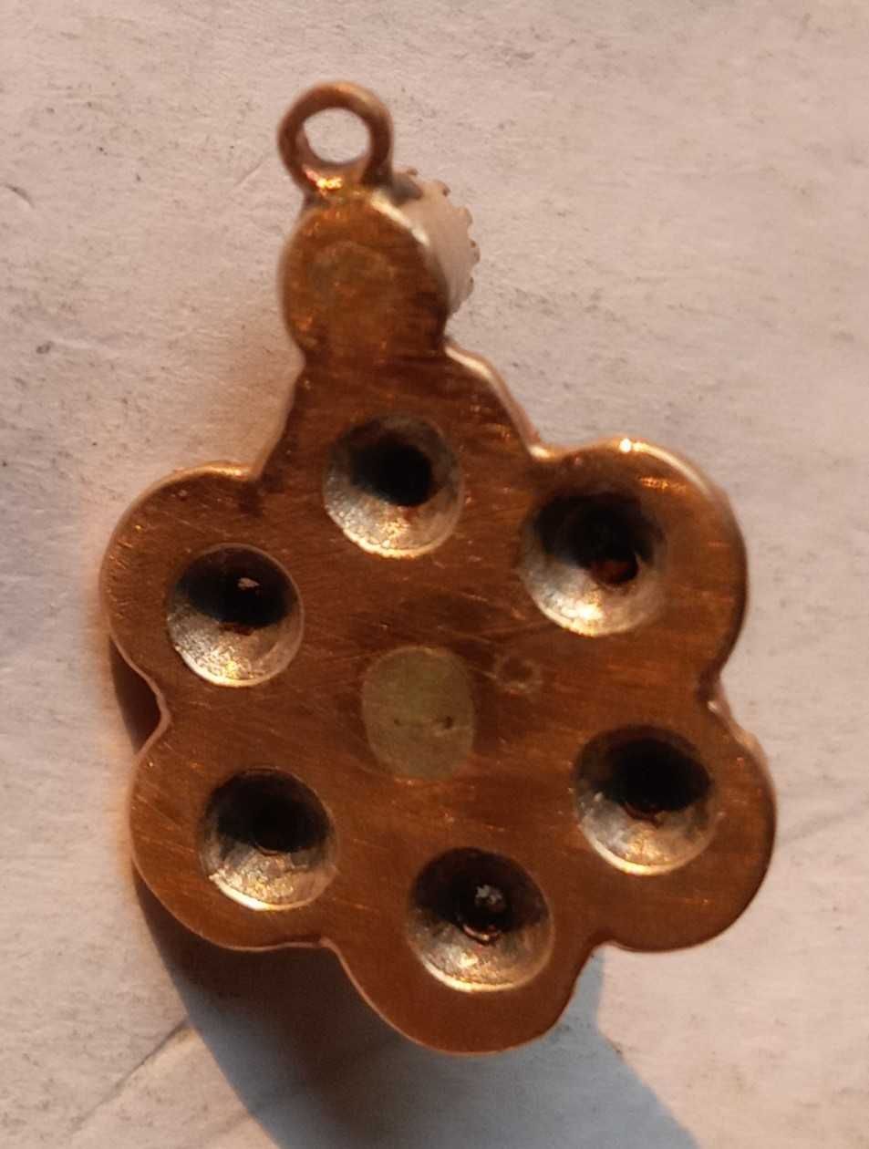 Vendo Pendente Antigo Prata/Ouro Usado