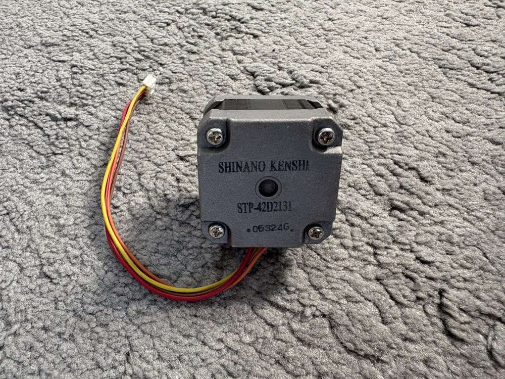 Silnik krokowy STP-42D2131