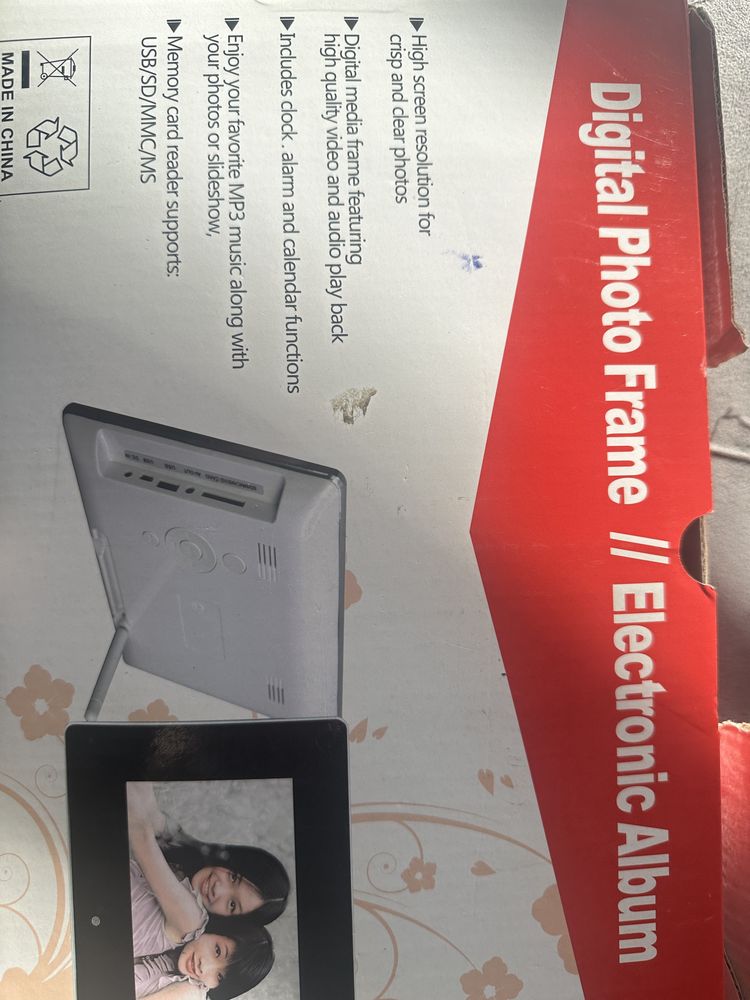 Dwie ramki cyfrowe do zdjęć elektroniczny album