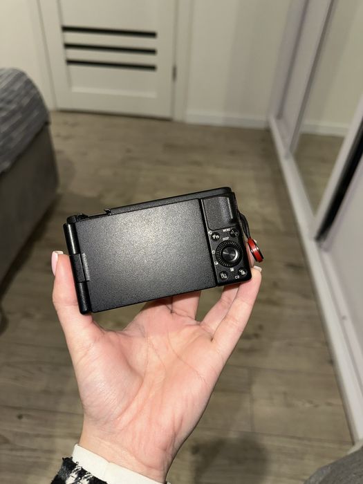 Камера Sony ZV-1