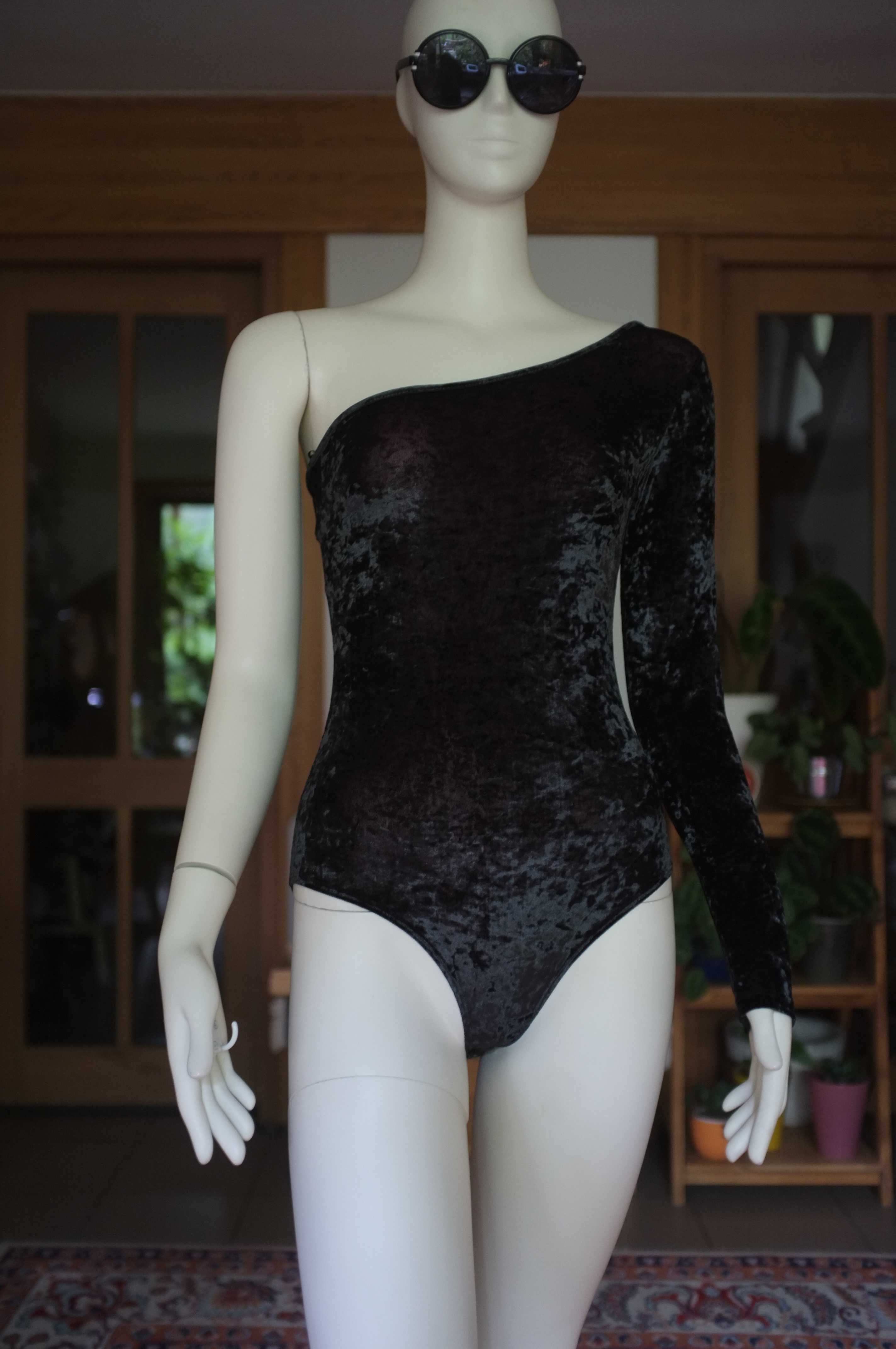 czarne wieczorowe imprezowe welurowe asymetryczne body Zara pluszowe