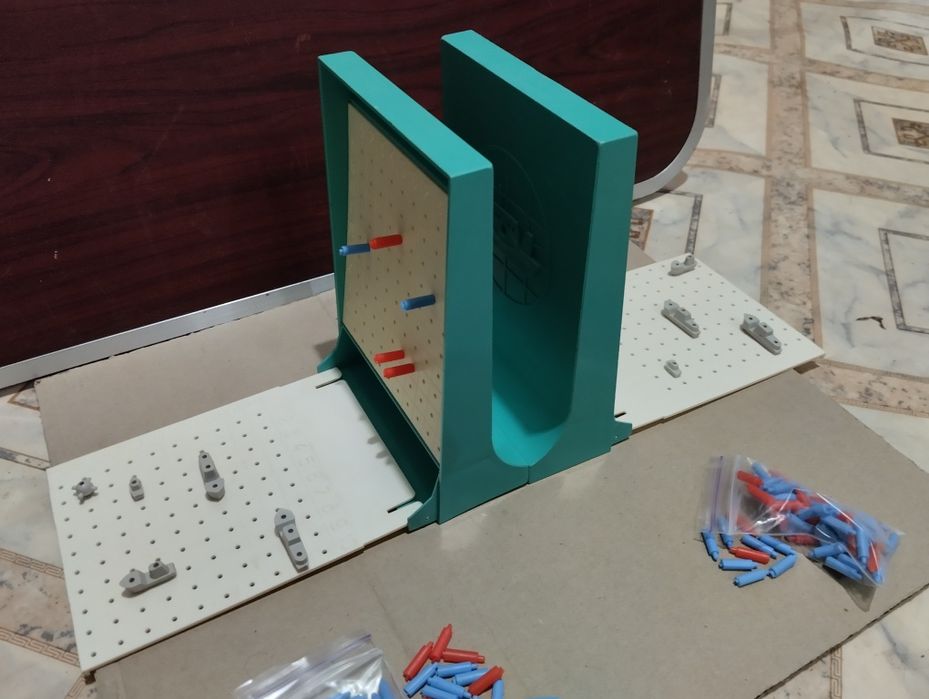 Детская настольная игра. Морской бой. Времён СССР. Состояние хорошее.