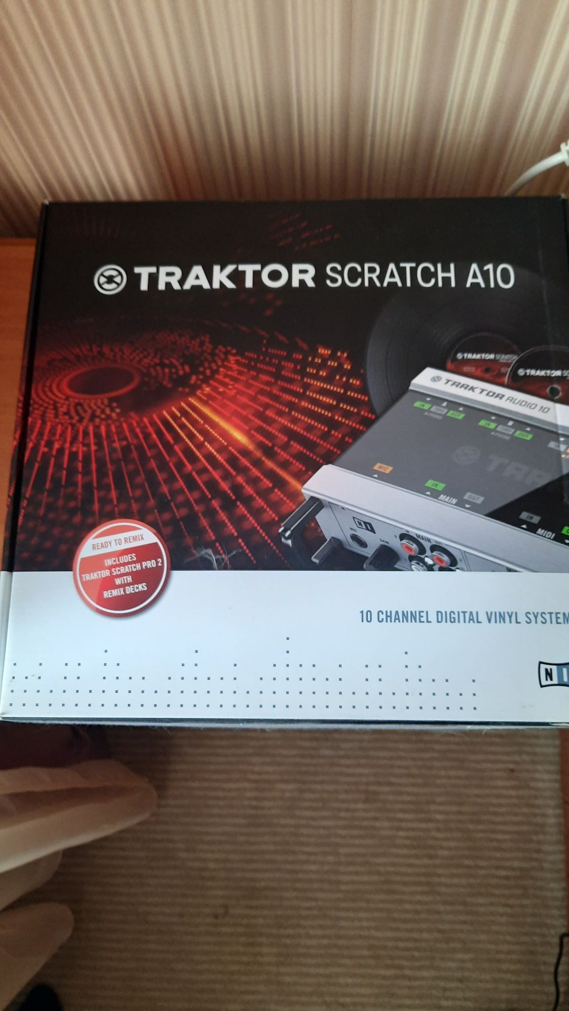 Звуковая карта Traktor scratch a 10 полный комплект всё в идеальном со