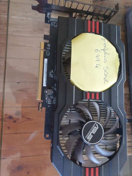 Placa Gráfica ASUS Radeon RX 560 OC com 2GB de memória